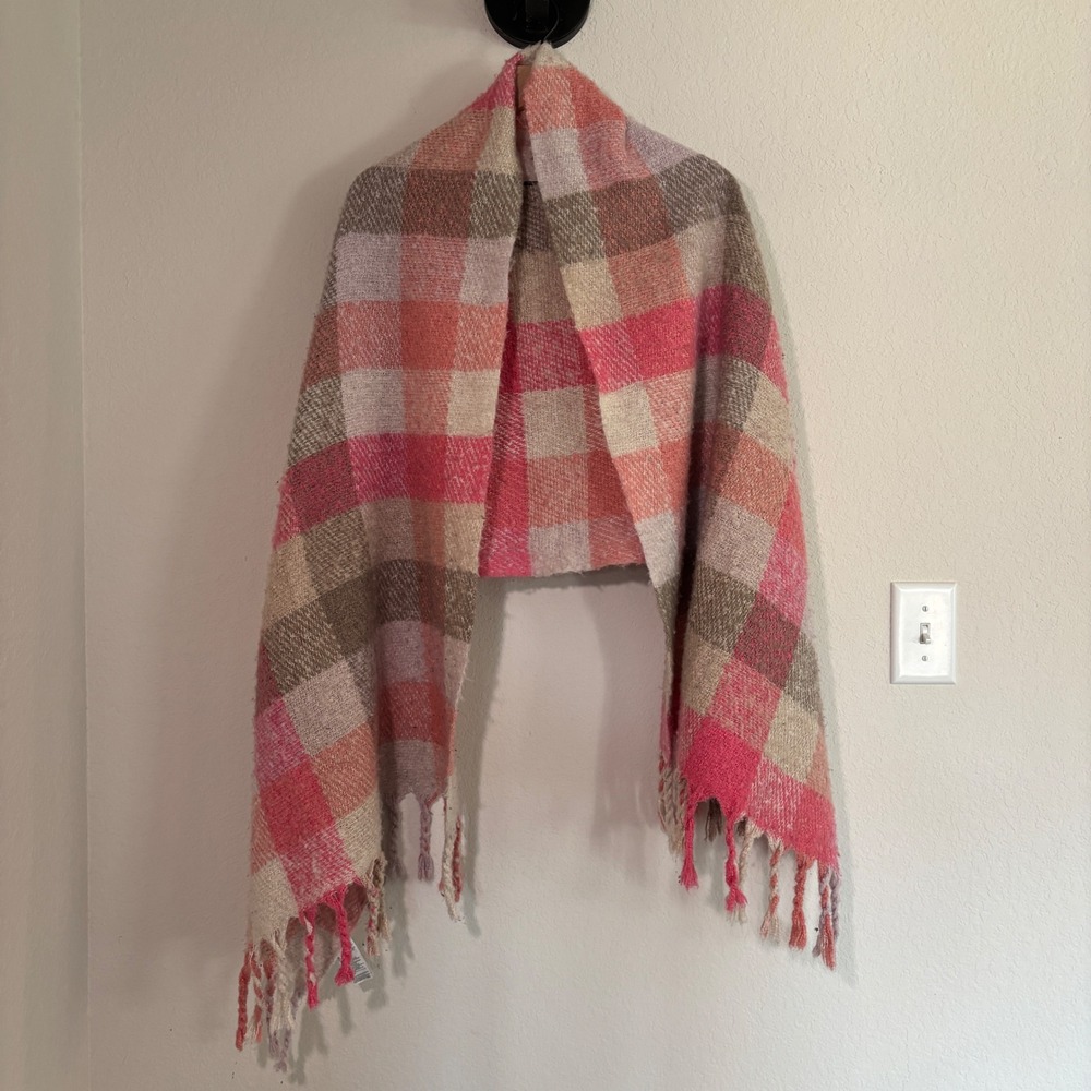 Gap Scarf Plaid OS Pink Coral Tan Tassel Fringe Preppy Cozy Wrap